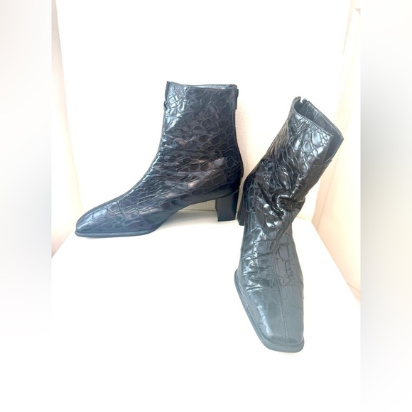 Stuart Weitzman black Booties 7.5 - Picture 3 of 9